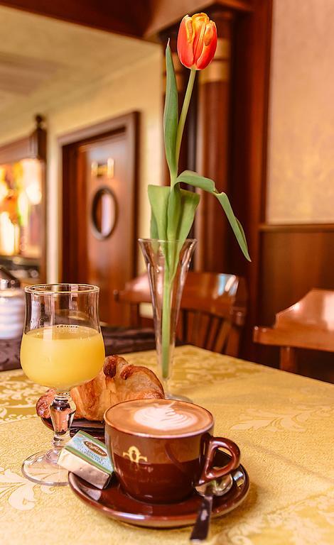Hotel Del Corso Сант-Антиоко Экстерьер фото