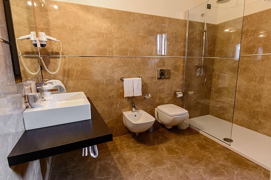 Hotel Del Corso Сант-Антиоко Экстерьер фото